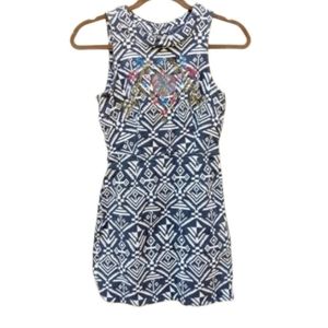 ASTR embroidered sheath dress grey cream mini xs